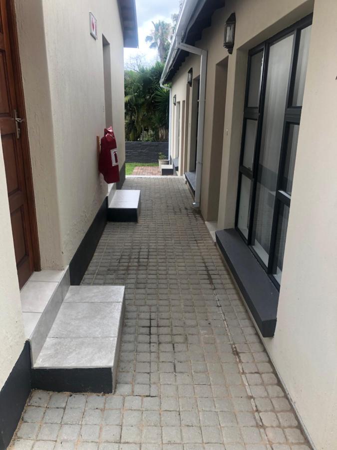 Spring Acres Guesthouse Mbombela Bagian luar foto